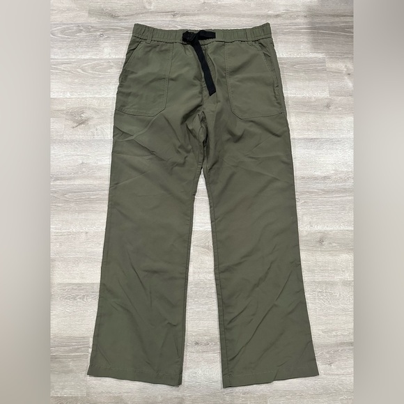 M42 NWOT Hugo Boss Mens Gevert 243 Belted Nylon Pants Size XL Olive Green - Picture 1 of 10